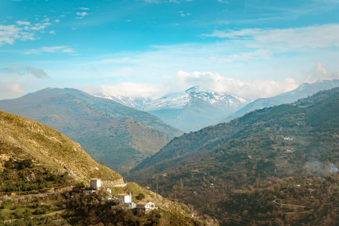 Kampaoh Sierra Nevada Hotel Guejar-Sierra Bagian luar foto